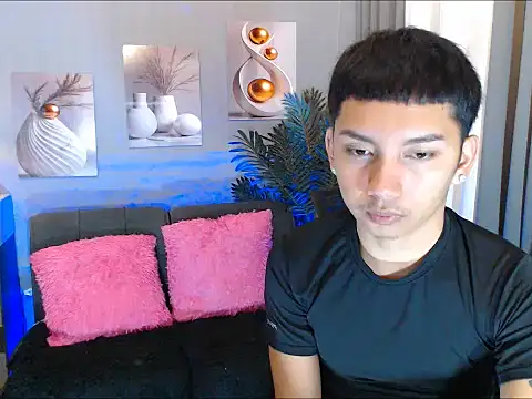 Snapshot of dylan_hardfucker chatting on February 16, 2:13 pm dylan hardfucker online show from February 16, 2:13 pm