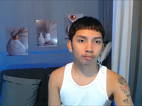 Snapshot of dylan_hardfucker chatting on March 8, 1:47 am dylan hardfucker online show from March 8, 1:47 am