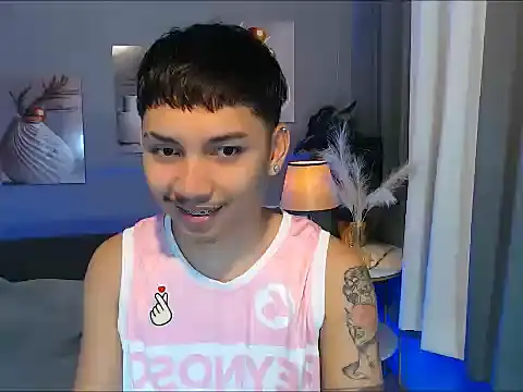 Snapshot of dylan_hardfucker chatting on March 17, 1:47 pm dylan hardfucker online show from March 17, 1:47 pm