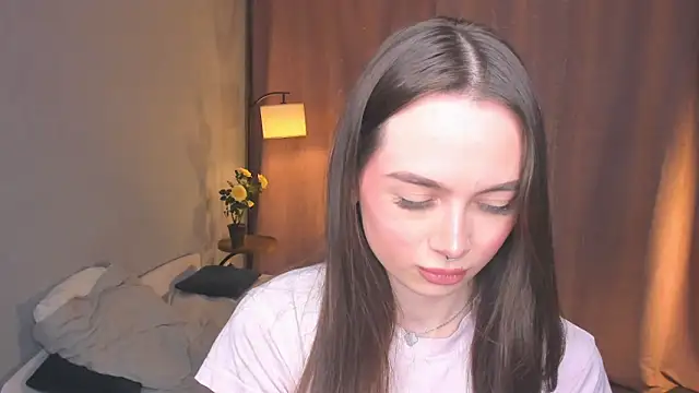 YvonneRobes online show from March 15, 7:09 pm