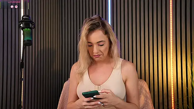 Snapshot of creampussyy chatting on February 22, 7:45 pm creampussyy online show from February 22, 7:45 pm