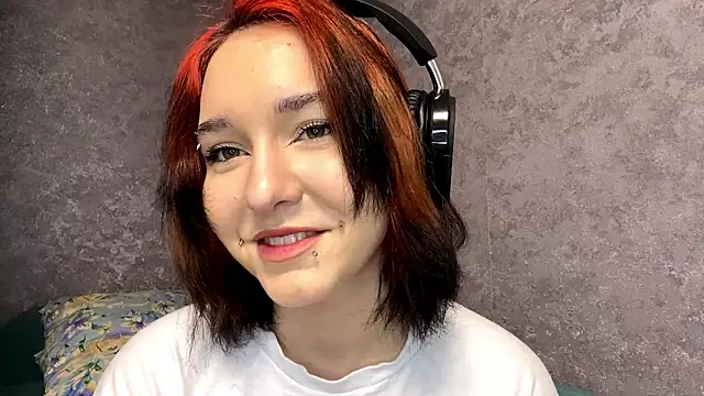 Snapshot of EmilyVeiro chatting on February 7, 3:05 pm EmilyVeiro online show from February 7, 3:05 pm