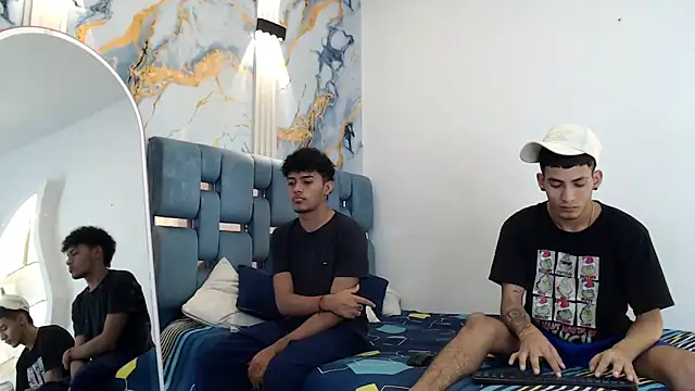 DIAMOND BLACKS online show from January 18, 8:07 am