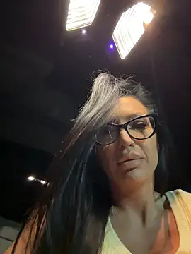 AstridVex online show from April 1, 7:55 pm