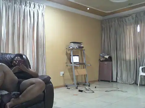 Snapshot of Caramel-goddess18 chatting on December 19, 12:45 pm Caramel-goddess18 online show from December 19, 12:45 pm