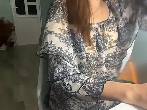 Snapshot of Chichi_86 chatting on May 15, 3:19 pm Chichi 86 online show from May 15, 3:19 pm