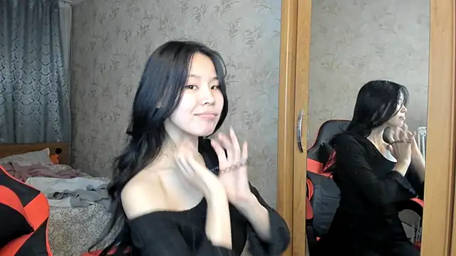 amiya cute online show from April 13, 3:50 pm