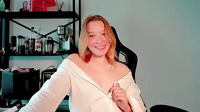 Snapshot of Agatha_Mayson chatting on July 20, 5:33 am Agatha Mayson online show from July 20, 5:33 am