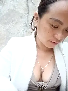ngaytho004 online show from May 8, 11:26 am