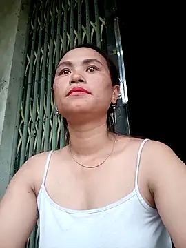 ngaytho004 online show from May 20, 11:00 pm