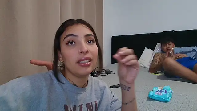 Snapshot of emmi_11 chatting on March 6, 12:07 am emmi 11 online show from March 6, 12:07 am