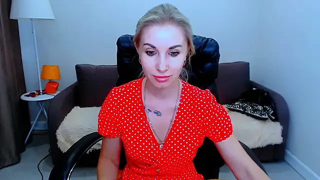 Hanna--Sweet online show from July 10, 4:09 pm