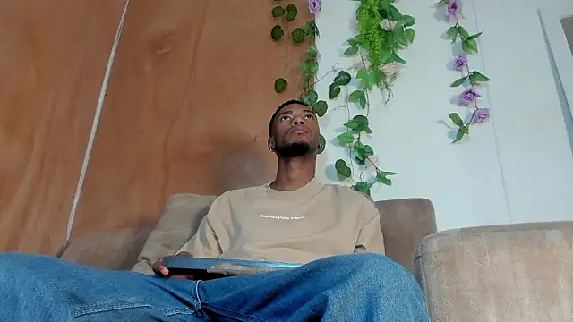 Snapshot of Higger_dick chatting on January 15, 12:43 pm Higger dick online show from January 15, 12:43 pm