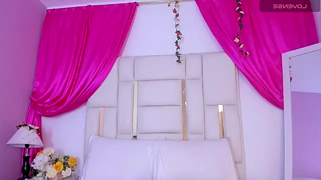 Silvanna-Casstro online show from April 14, 11:16 am