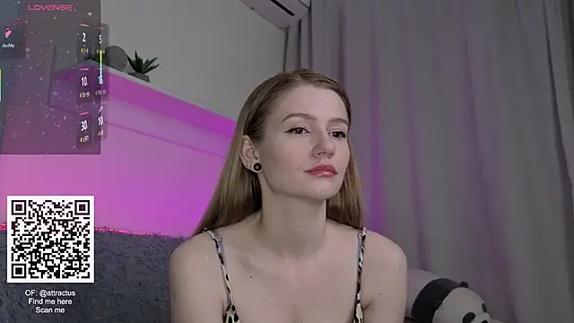 Snapshot of TinaAngel chatting on March 15, 1:11 am TinaAngel online show from March 15, 1:11 am