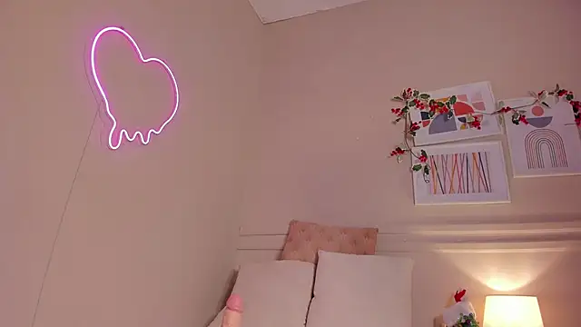  emily  st online show from December 16, 1:16 pm