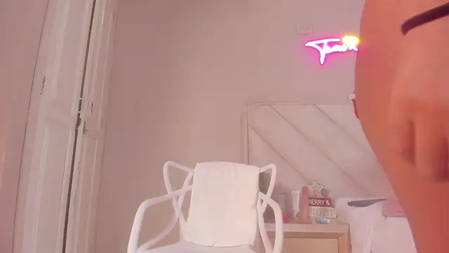  emily  st online show from December 22, 4:15 pm