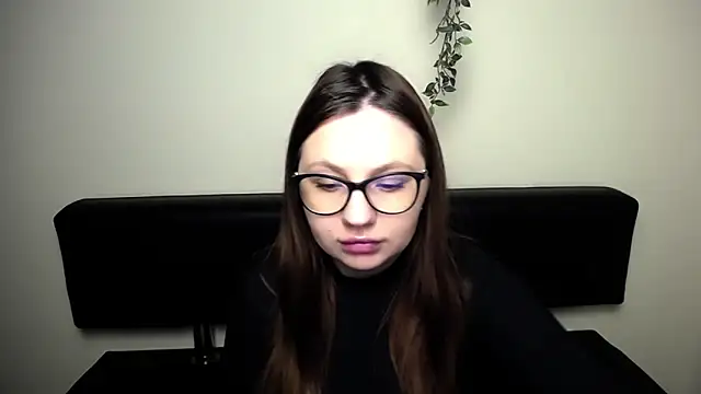 LiliaErmi online show from April 3, 6:33 am