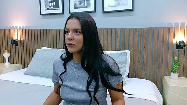 Mia Bellefort online show from February 4, 8:47 pm