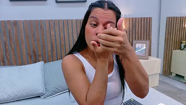 Mia Bellefort online show from March 25, 7:42 pm