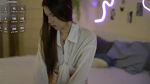 DreamyPalace online show from February 9, 1:15 pm