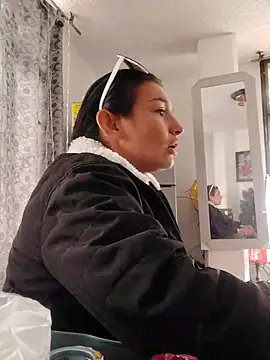 Snapshot of Afrodita2035 chatting on December 22, 6:38 pm Afrodita2035 online show from December 22, 6:38 pm