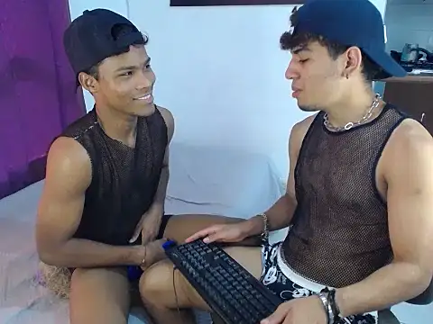 Snapshot of black_men9 chatting on May 14, 7:20 pm black men9 online show from May 14, 7:20 pm