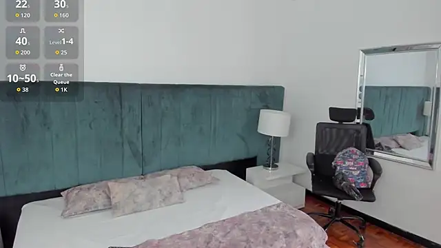 Scarlett  Noir online show from April 8, 8:20 pm