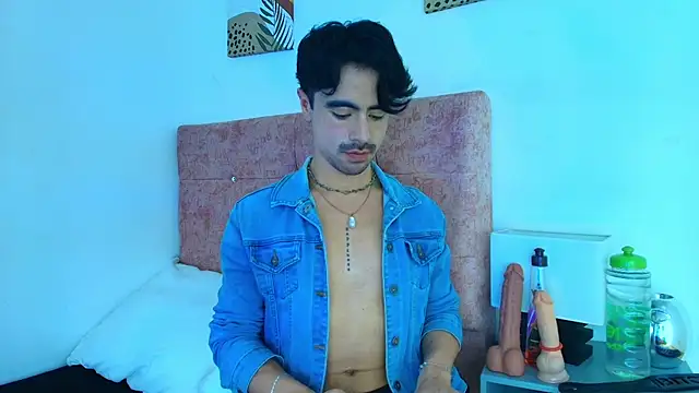 Ethan Briggs online show from January 14, 3:45 am