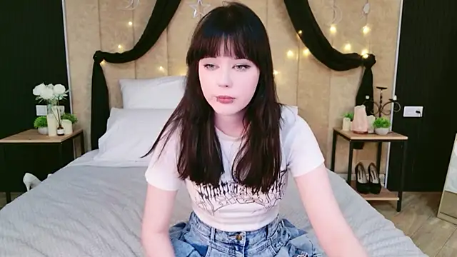 Ariel Morris online show from February 6, 8:34 pm