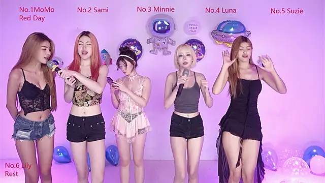 Snapshot of G-Velvet chatting on April 3, 5:00 pm G-Velvet online show from April 3, 5:00 pm