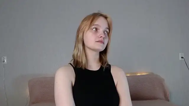 Catherine Walker online show from January 6, 2:10 pm