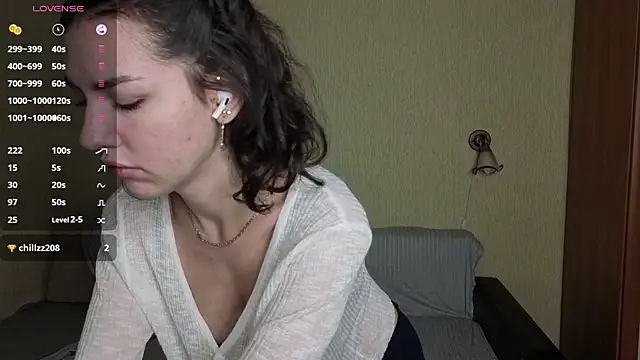 Snapshot of OdetteWitschi chatting on July 16, 5:46 am OdetteWitschi online show from July 16, 5:46 am