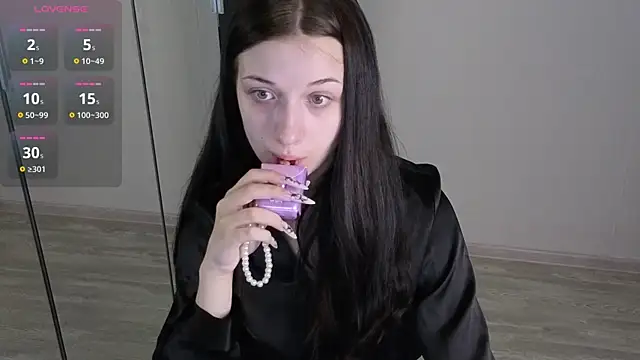 AlicePowells online show from July 13, 11:13 am