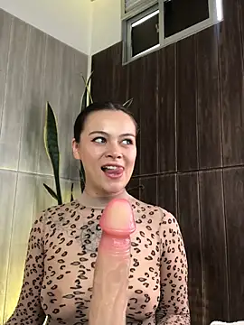 Adelaindiamond  online show from April 14, 12:33 pm