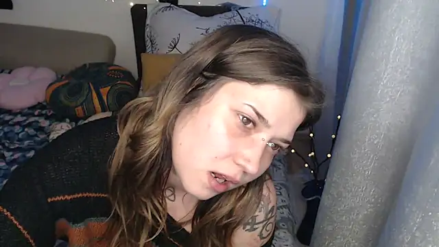 AlienforTwenty online show from April 1, 1:41 pm