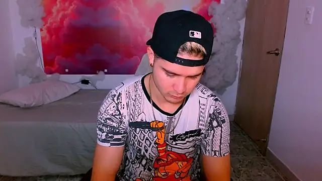 RayanLynxx online show from December 18, 7:20 pm