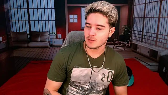 RayanLynxx online show from December 22, 7:55 pm