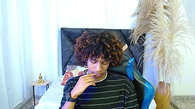 angelll18  online show from February 21, 8:54 pm