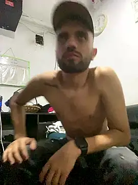 Snapshot of jamess_0 chatting on January 9, 4:59 am jamess 0 online show from January 9, 4:59 am