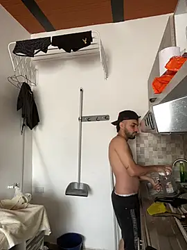 jamess 0 online show from April 18, 5:50 pm