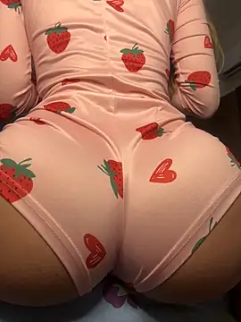 privsloirinha online show from April 16, 1:28 am