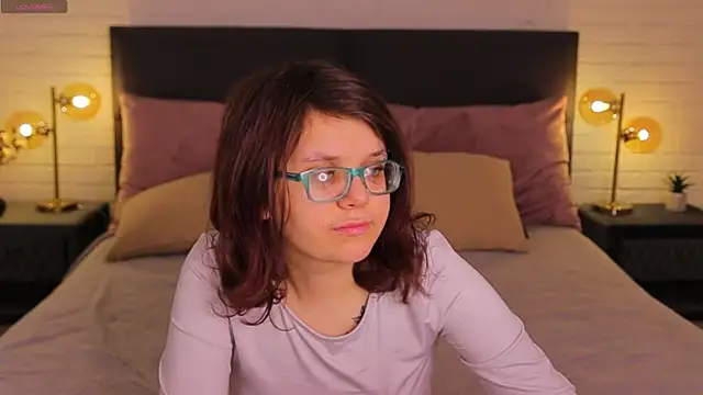 Ariell Mini online show from April 15, 5:47 am