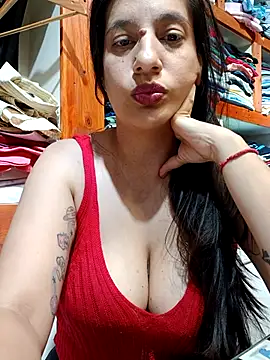 julietaloovee online show from February 23, 9:34 pm