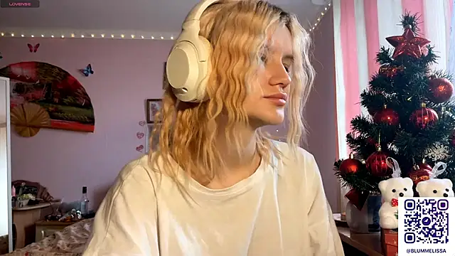 Snapshot of MelisaBloomy chatting on December 20, 9:05 am MelisaBloomy online show from December 20, 9:05 am