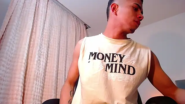 TOMBOYSEXX online show from May 23, 8:13 pm