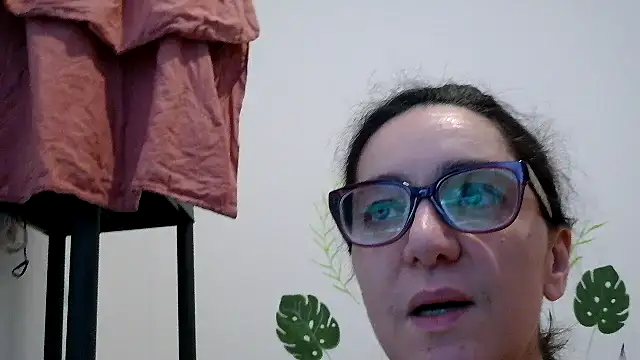 Snapshot of anngelle chatting on May 2, 11:26 am anngelle online show from May 2, 11:26 am