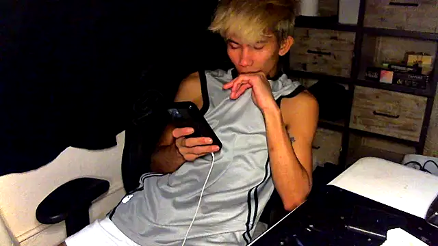 Snapshot of jhaycobXgarcia chatting on April 1, 2:47 pm jhaycobXgarcia online show from April 1, 2:47 pm