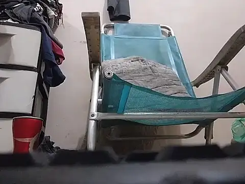 Snapshot of oz22932 chatting on January 12, 10:04 pm oz22932 online show from January 12, 10:04 pm