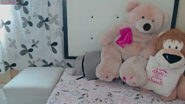 Snapshot of 1sasha_grey__1 chatting on June 27, 6:57 pm 1sasha grey 1 online show from June 27, 6:57 pm